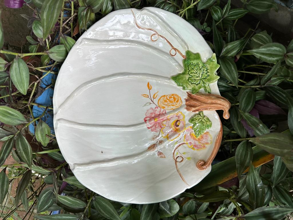 Big pumpkin white plate