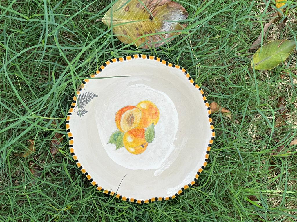 Round salads bowls