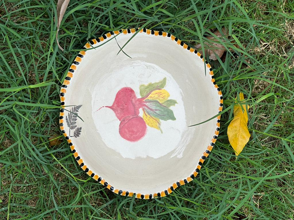 Round salad bowl