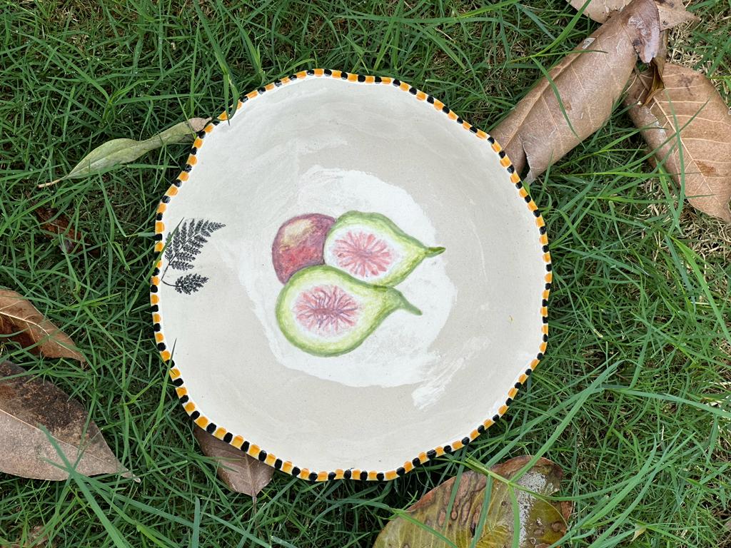 Round salad bowl