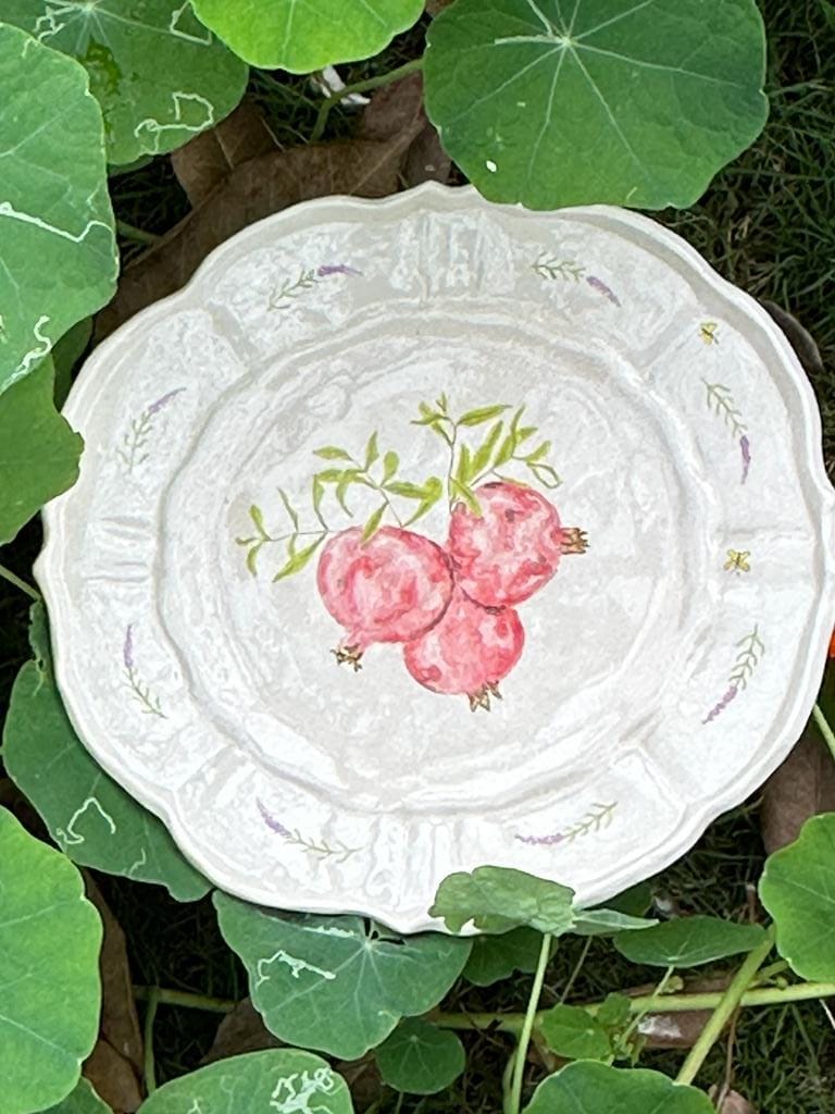Round salad plates