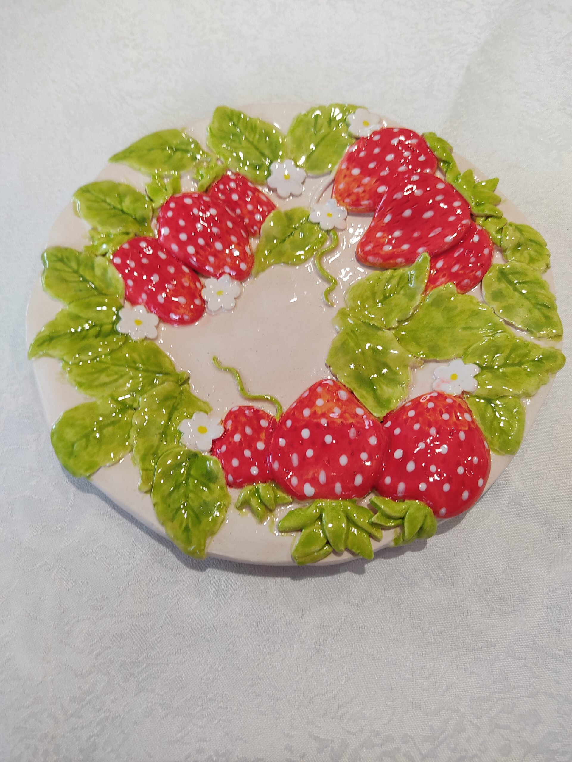 2D strawberry plate