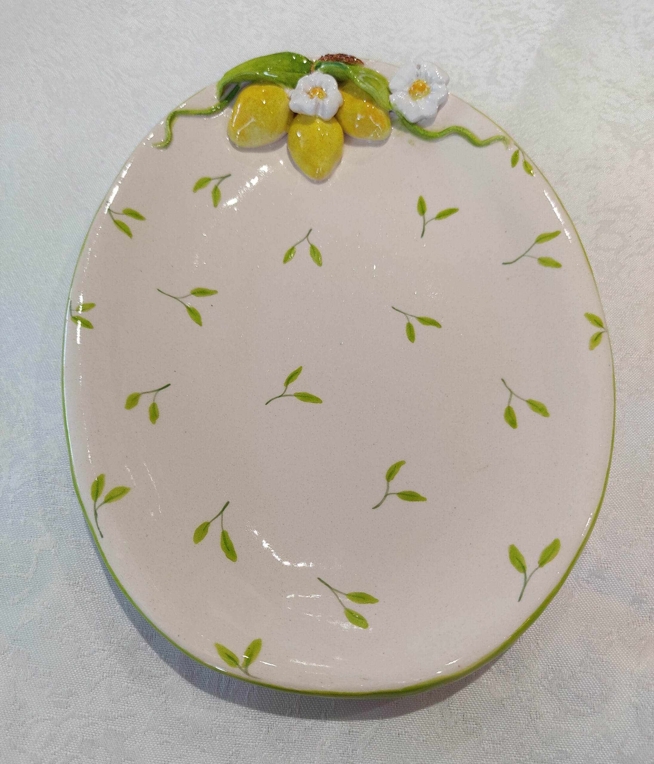 Oval lemon plate