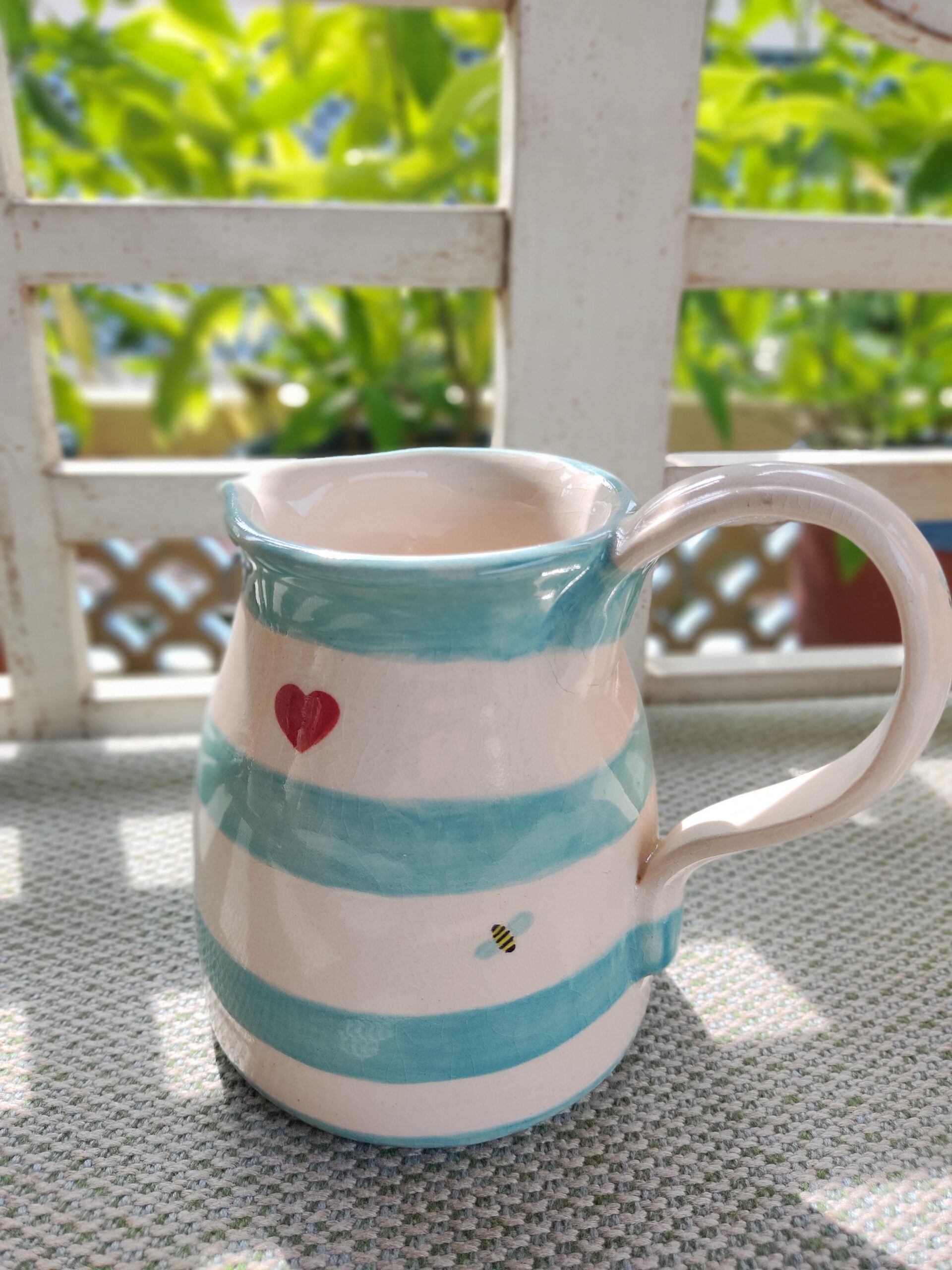 Bee jug(blue)