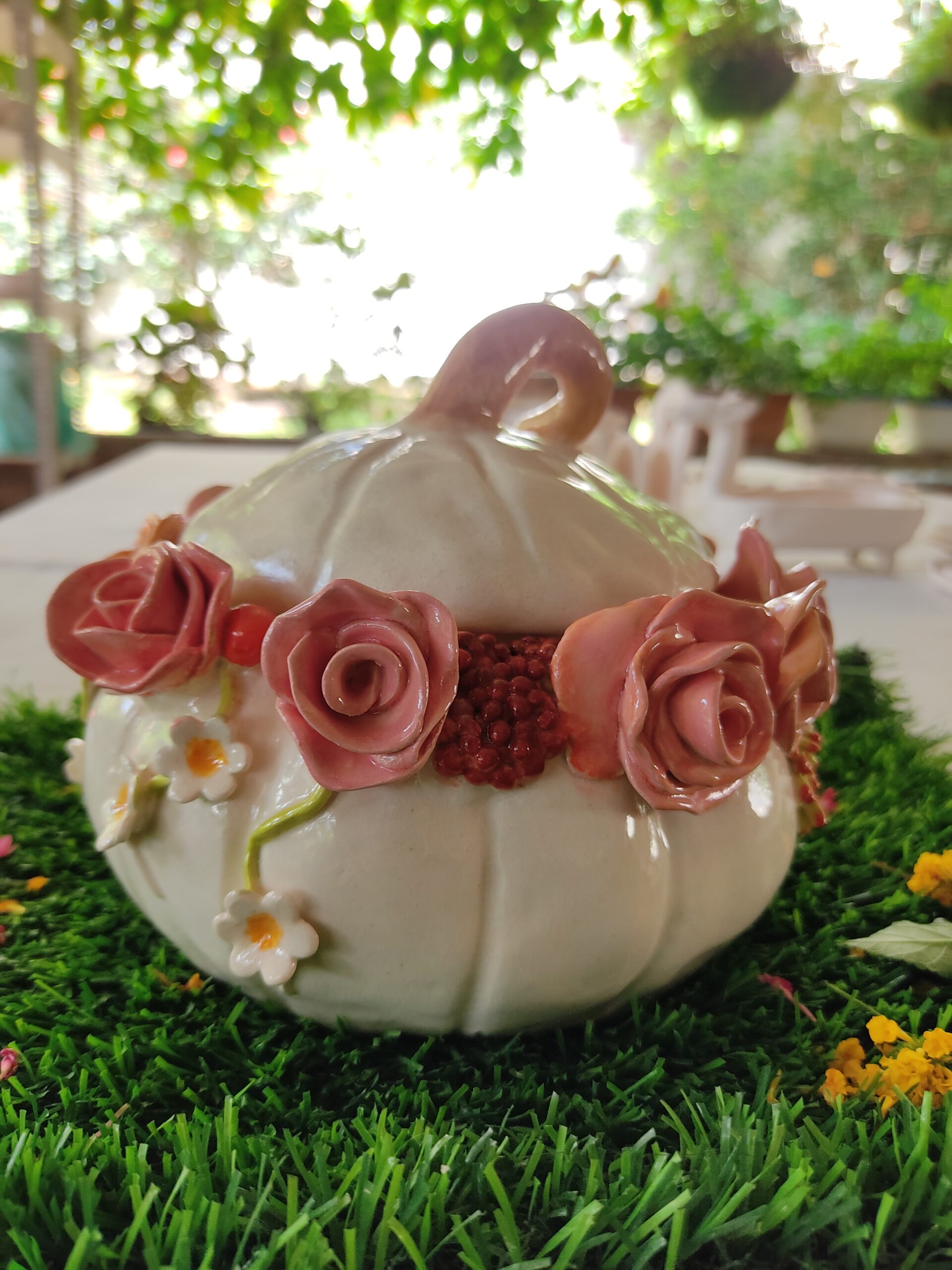 Big pumpkin rose with lid