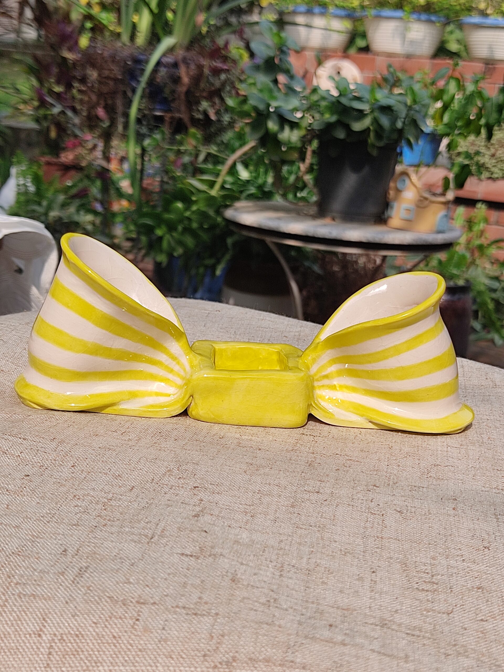 Bow candle holder (stripes)