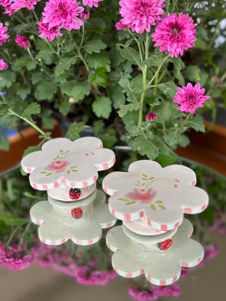 Rose cup cake stand