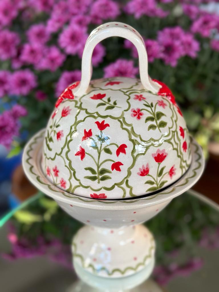 Red flowers egg bowl