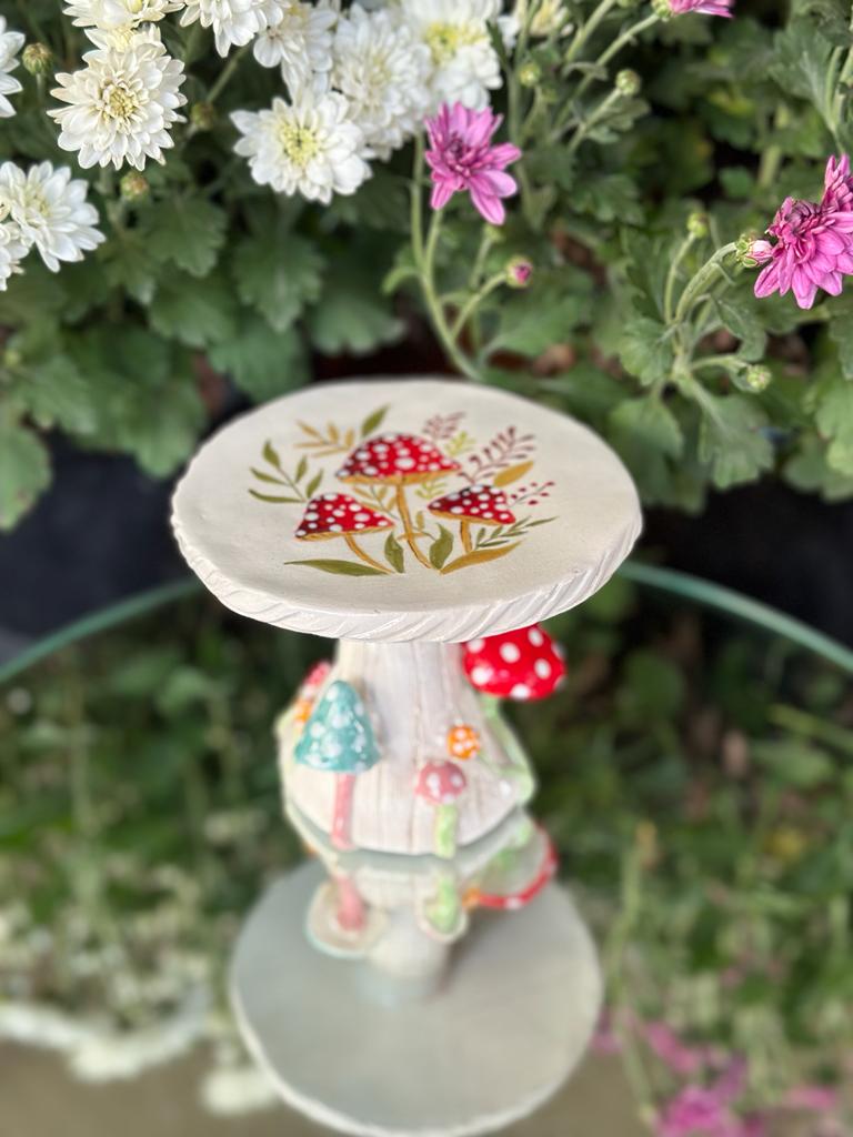 Mashroom cup cake stnad (small)