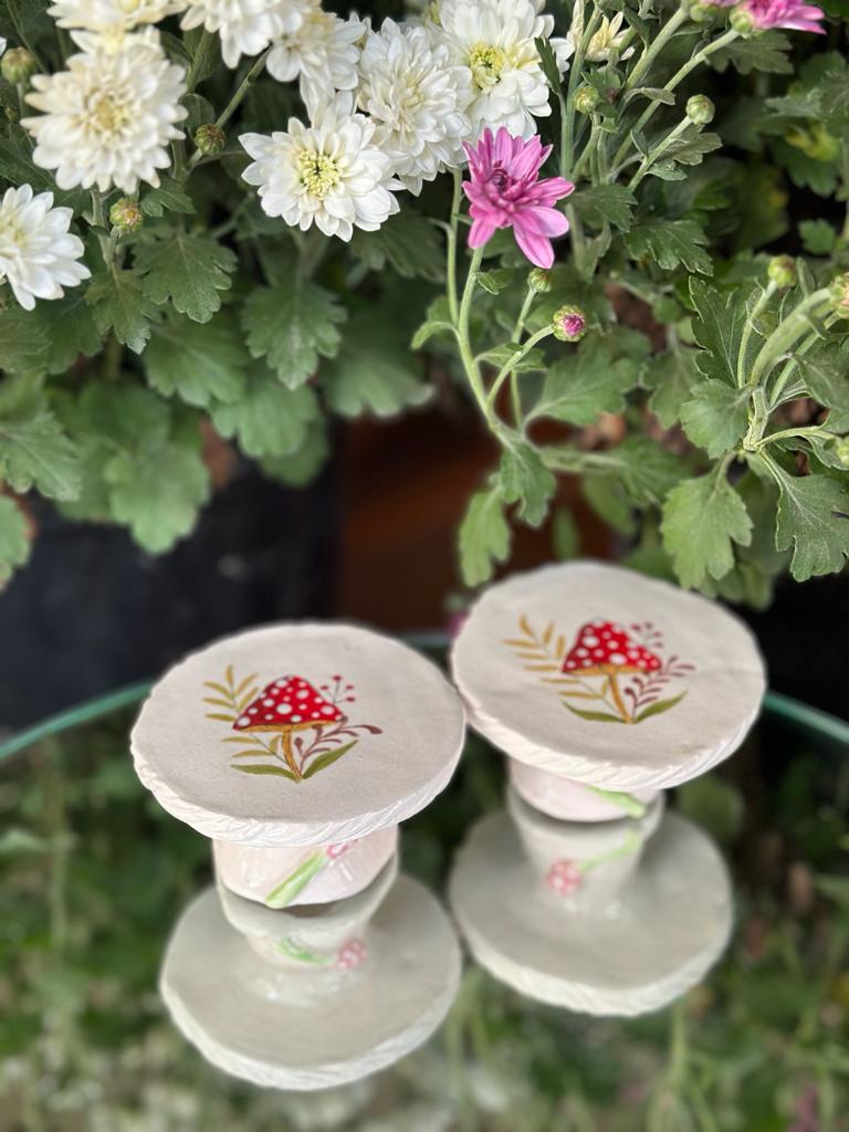 Mashroom cup cake stand(two small) )