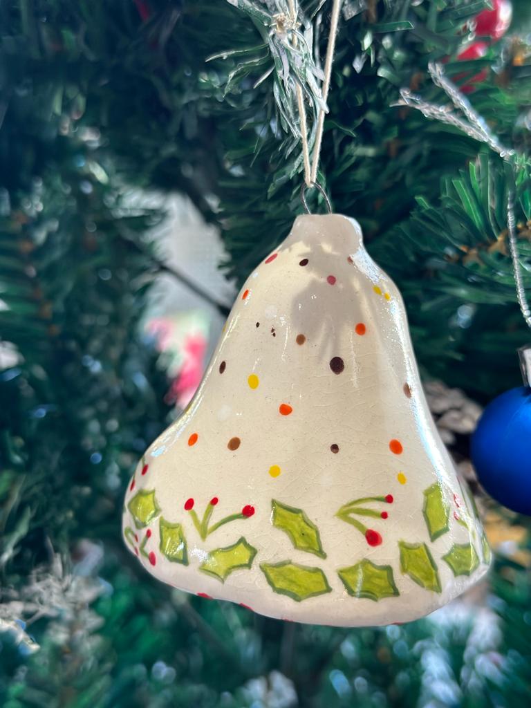 Bell with green leaves(hanging)