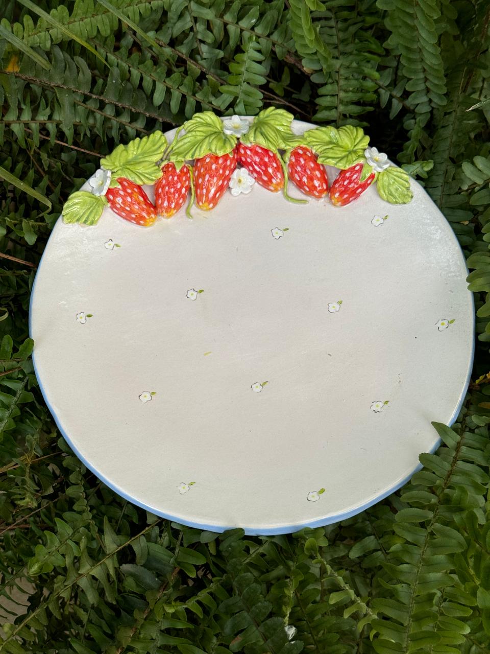 Strawberry round platter🍓