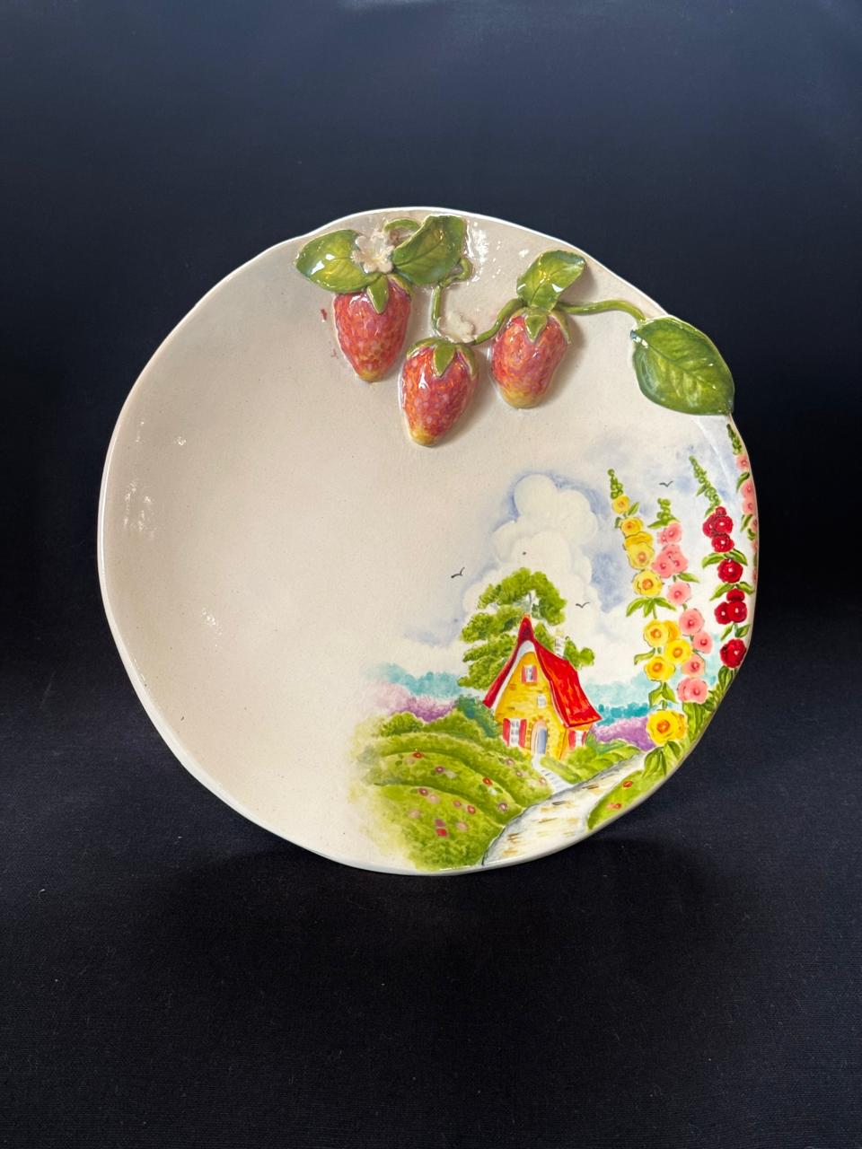 Round strawberry🍓platter (Scenery)