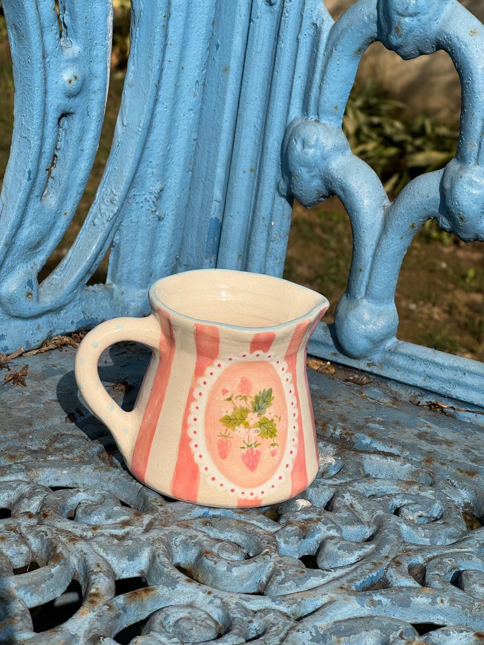Small jug (pink)
