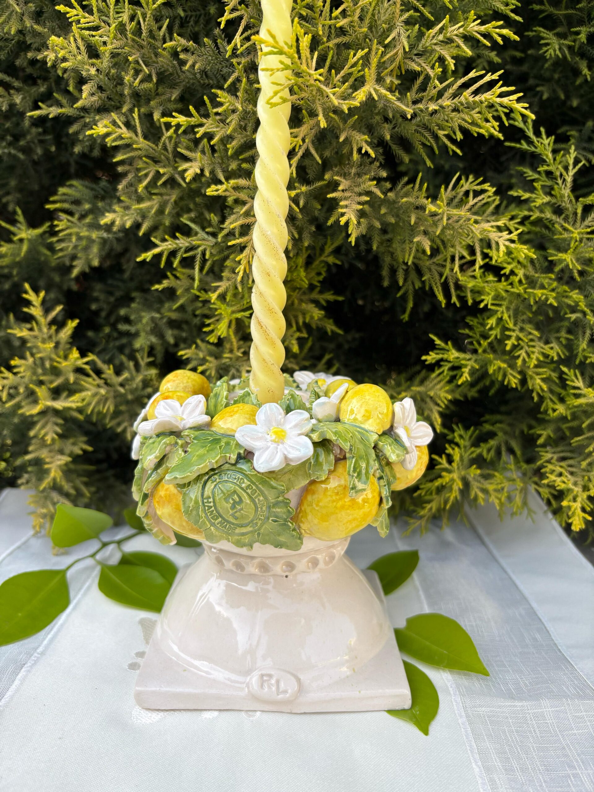 Lemon candle stand
