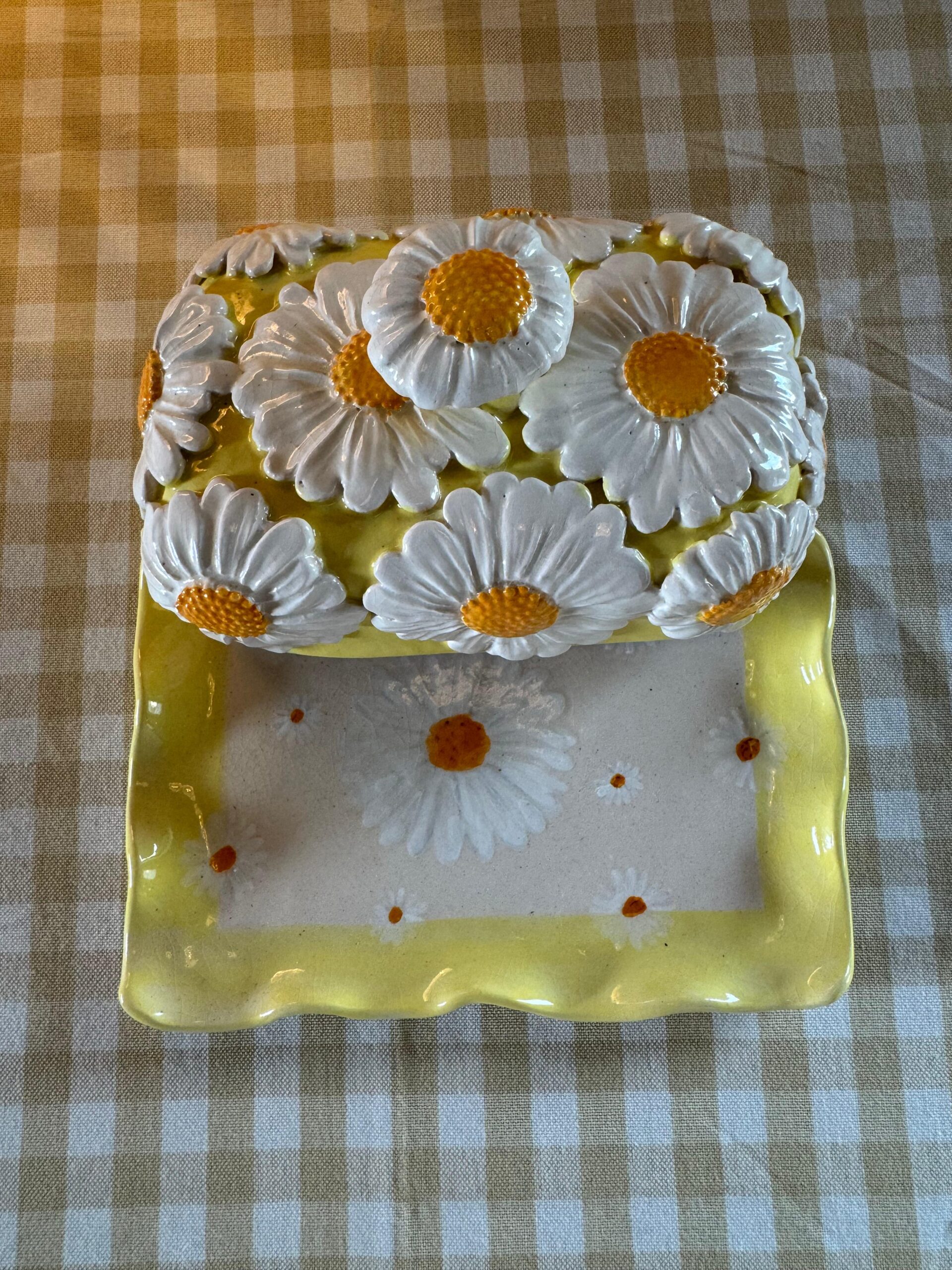 Daisy butterdish