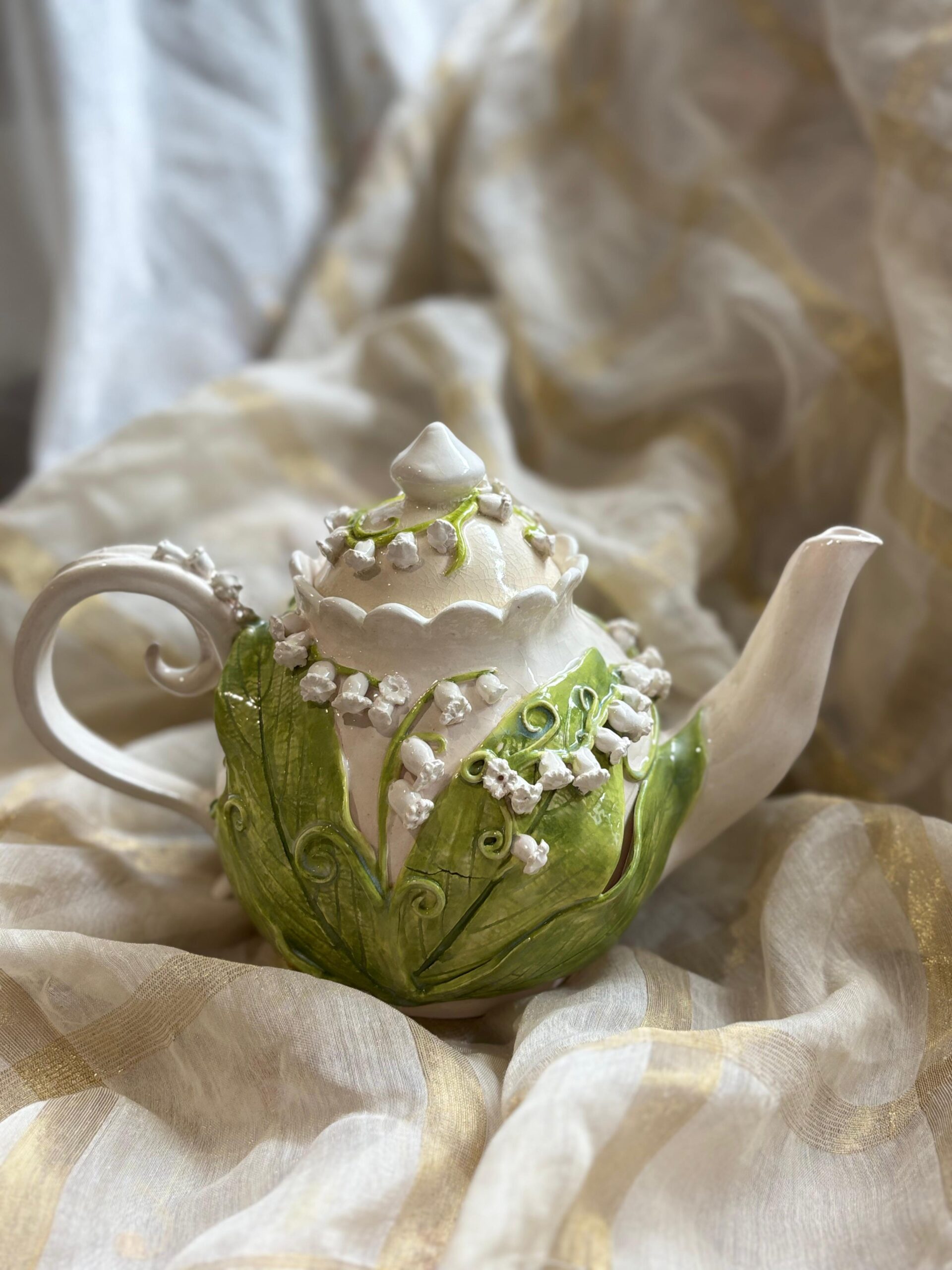 Tea pot(Lilly of the velley)