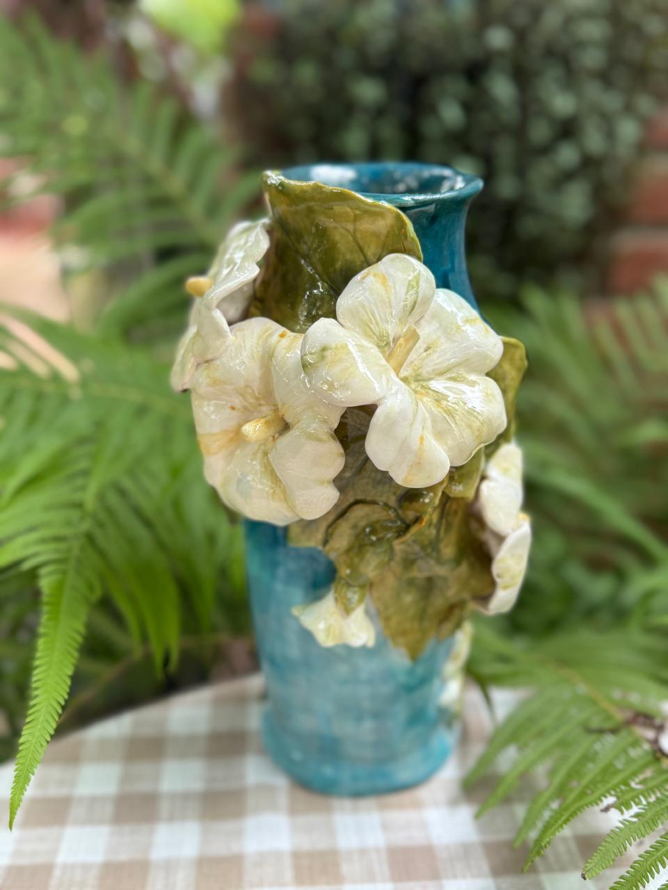 Vase with 3D hibiscus