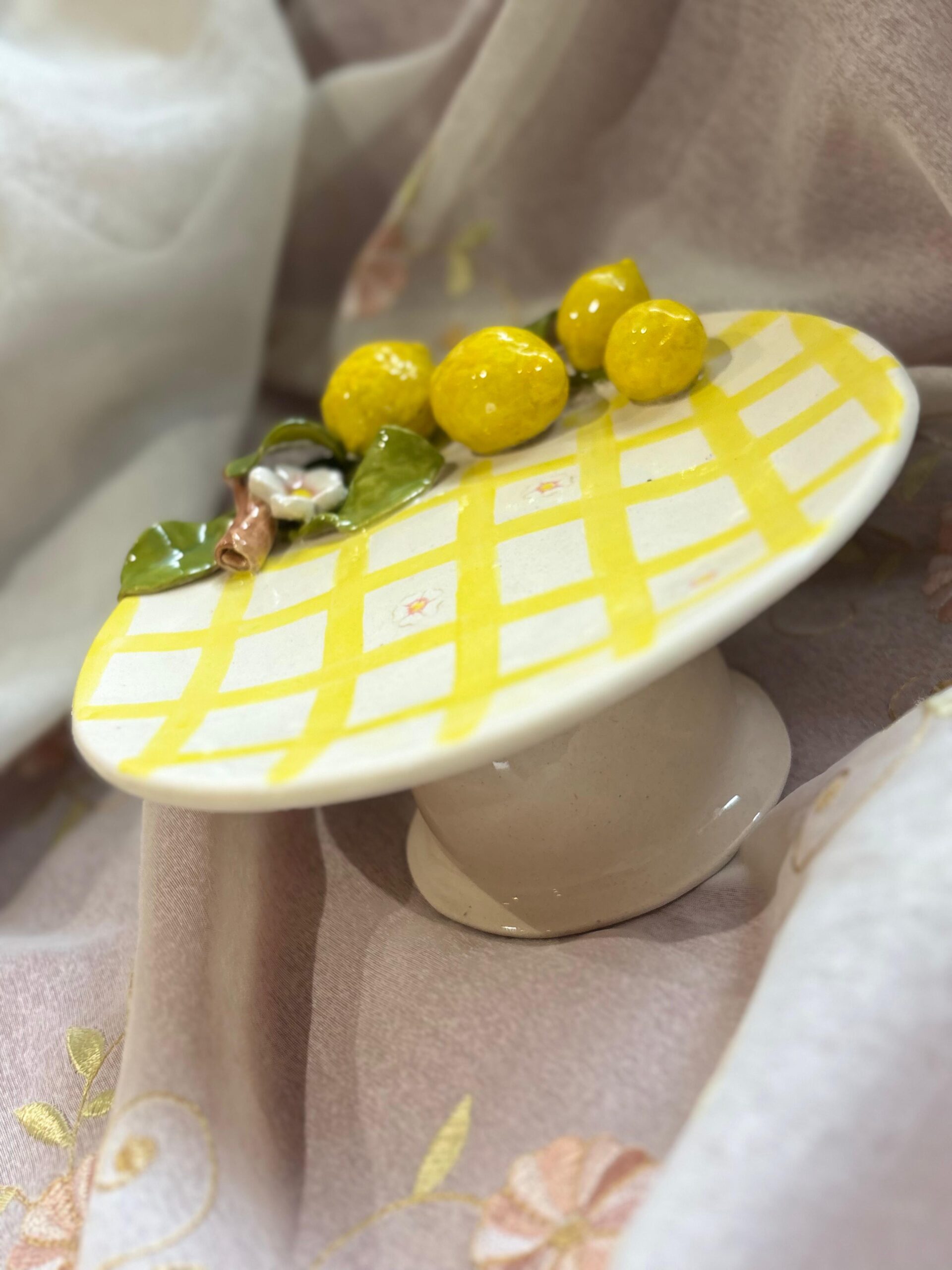 Lemon 🍋 cake stand