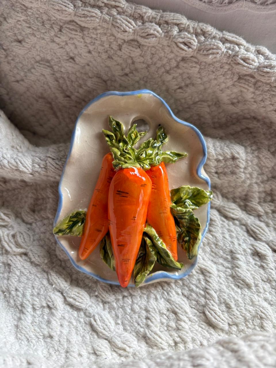 Carrot small hanging