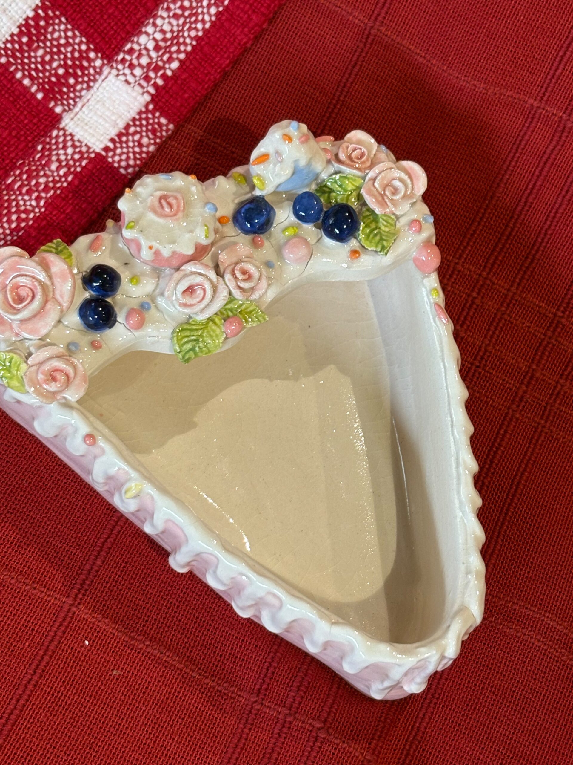 Rose and blueberry cake slice 🍰tray